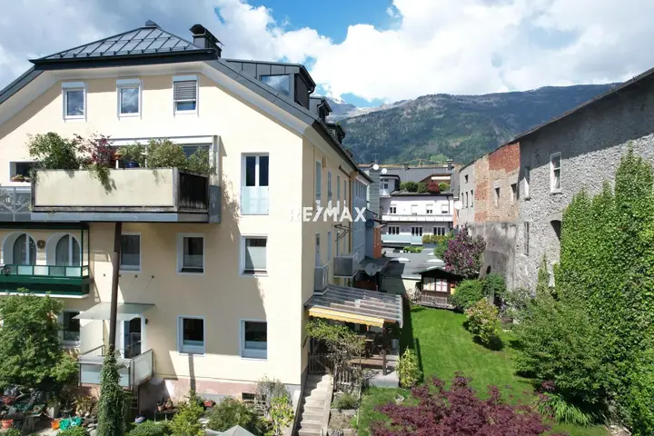 sanierter Altbau-Wohnkomplex mit 5 Wohneinheiten