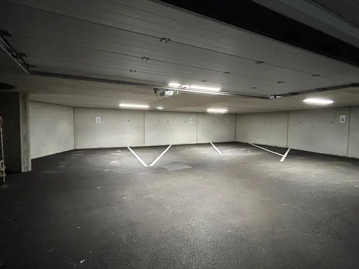 alle 3 Parkplätze