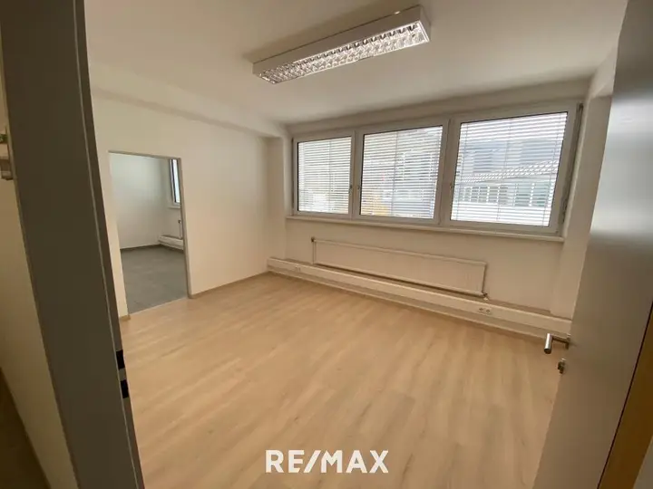 Büro 1