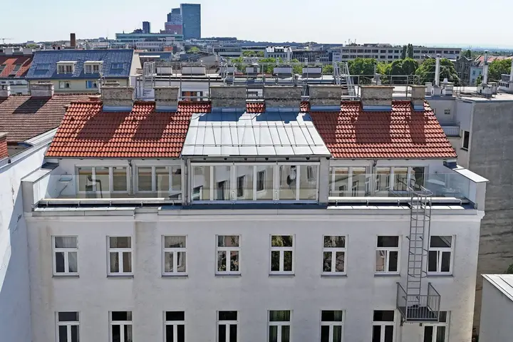 Westseite mit beiden Dachterrassen