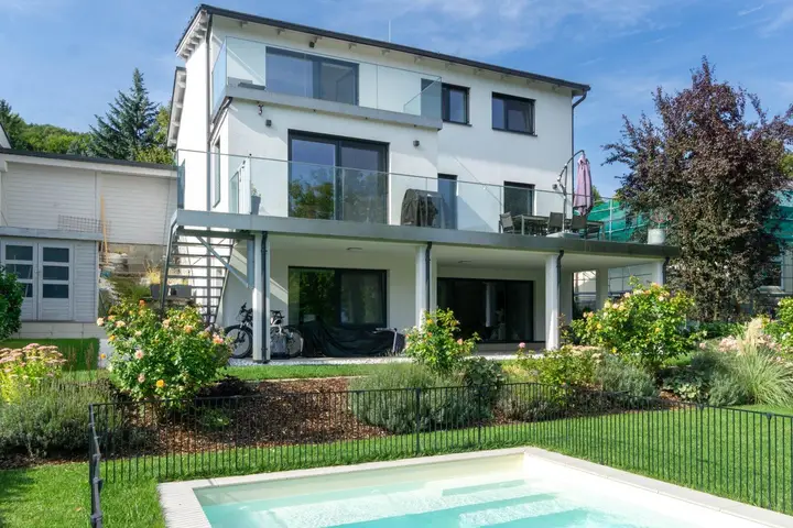 gartenseitige Hausansicht