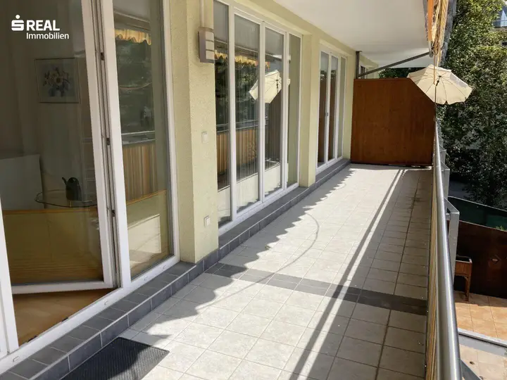 Großer Balkon
