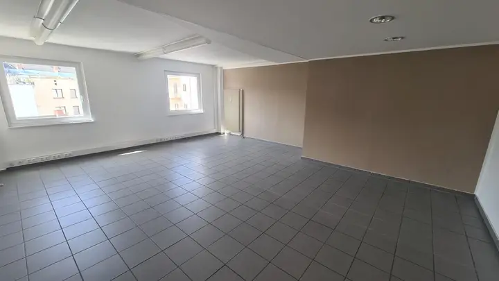 Großes Büro