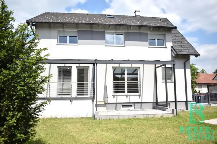 Hausansicht Garten