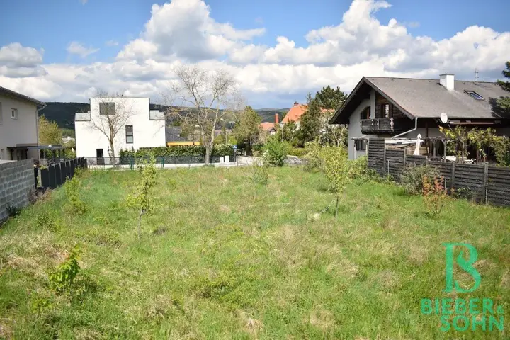 Grundstück