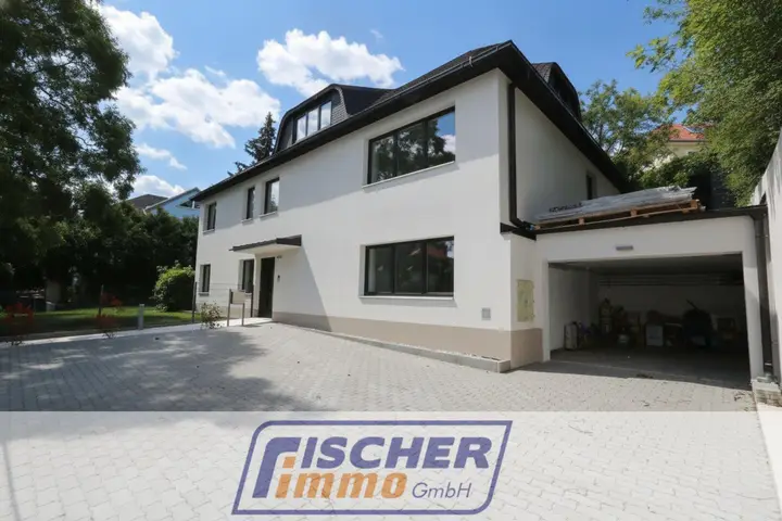 Villa mit 3 Wohneinheiten
