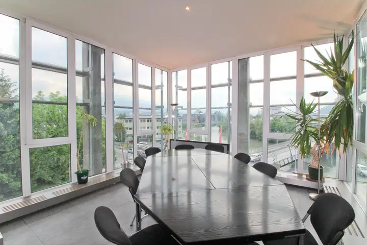 Besprechnungsraum 1.1