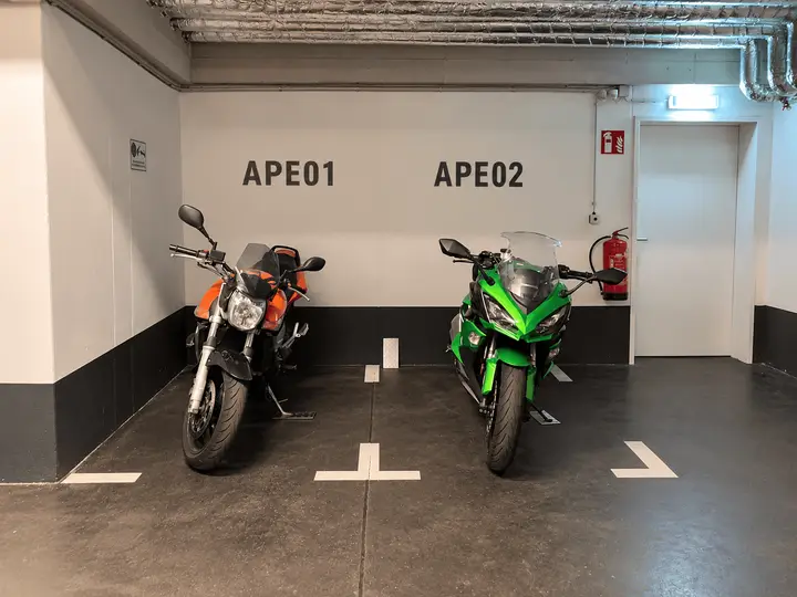 Motorradparkplätze APE01 und APE02 in Obsteig (1)