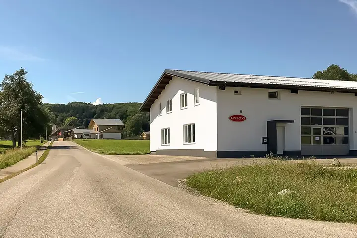Gebäude Zufahrt