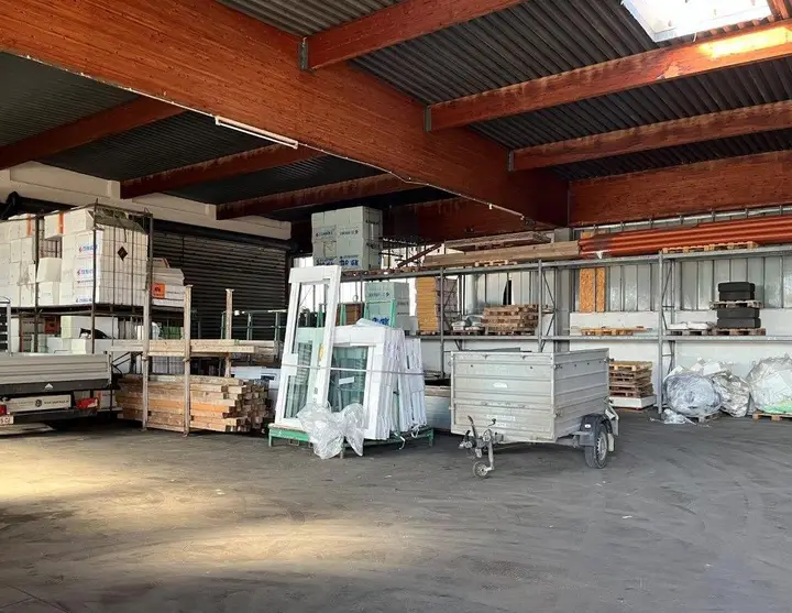 Lagerhalle innen