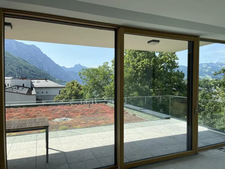 Wohnraum mit See- u. Gebirgsblick