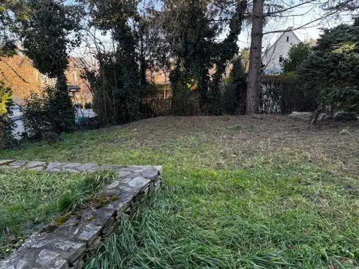 schönes Baugrundstück mit Altbestand