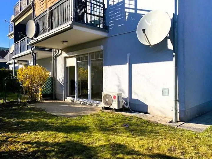 Terrasse mit Garten