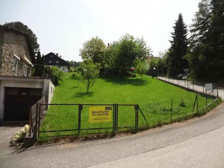 Grundstück