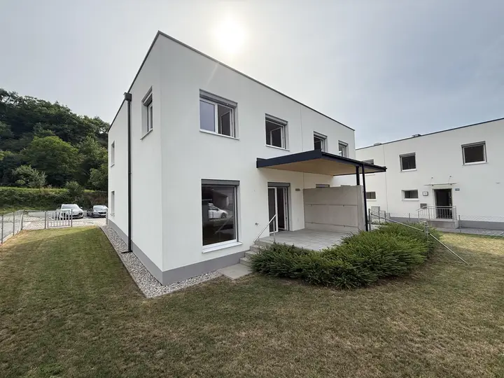 Aussenansicht vom Garten aus
