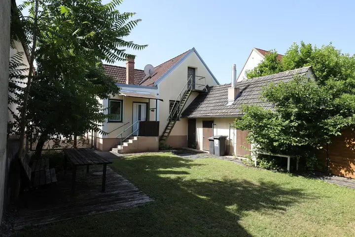 Eingangsbereich, Nebengebäude