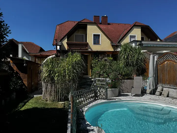 Ihre Liegenschaft mit Pool und idyllischen Garten