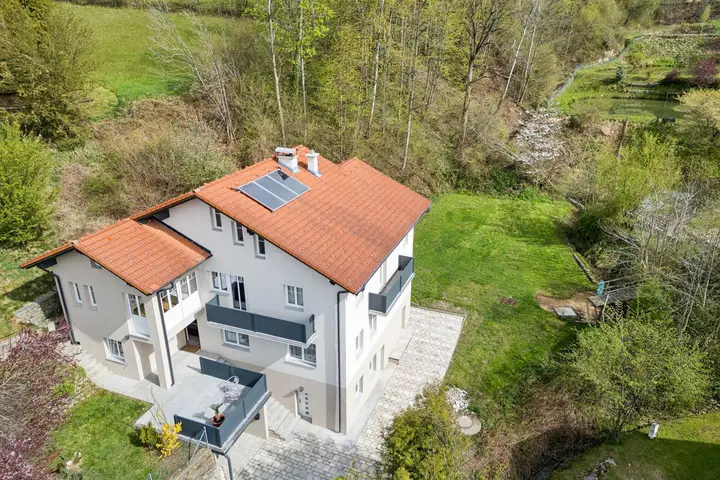 Tolle Lage, und hier wurde wirklich alles vollkommen neu gemacht für Sie und Ihre Lieben, PV Anlage etc.