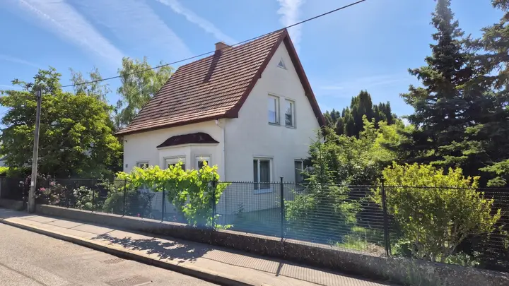 Straßenansicht