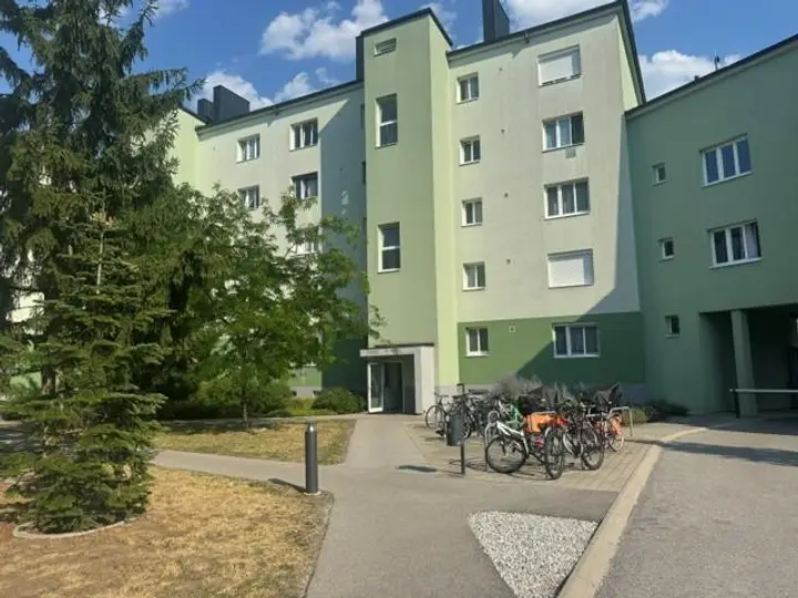 vollsanierte Wohnhausanlage mit Lift
