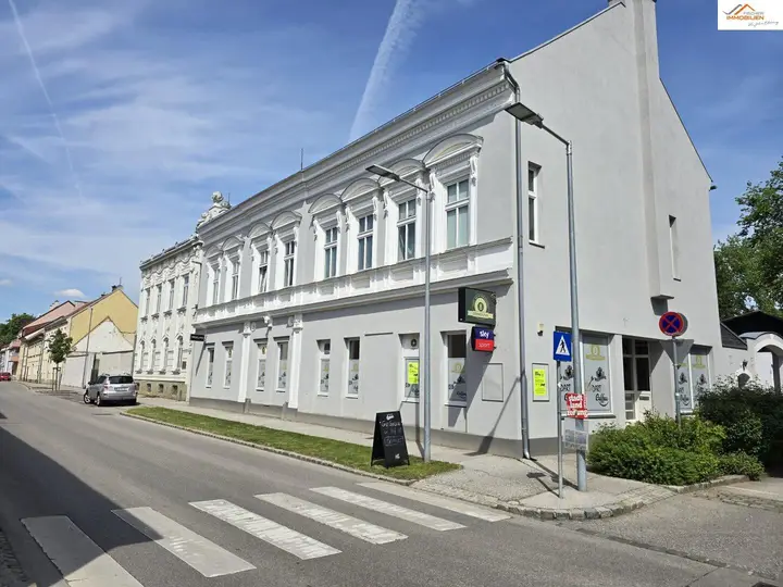 Gebäude Straßenansicht