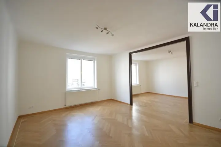 Wohn-& Eßzimmer (je ca. 20m²)