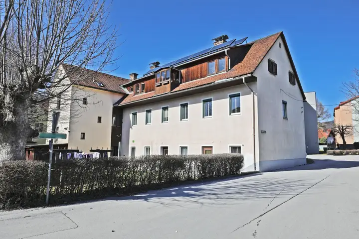 Vorderansicht Zinshaus