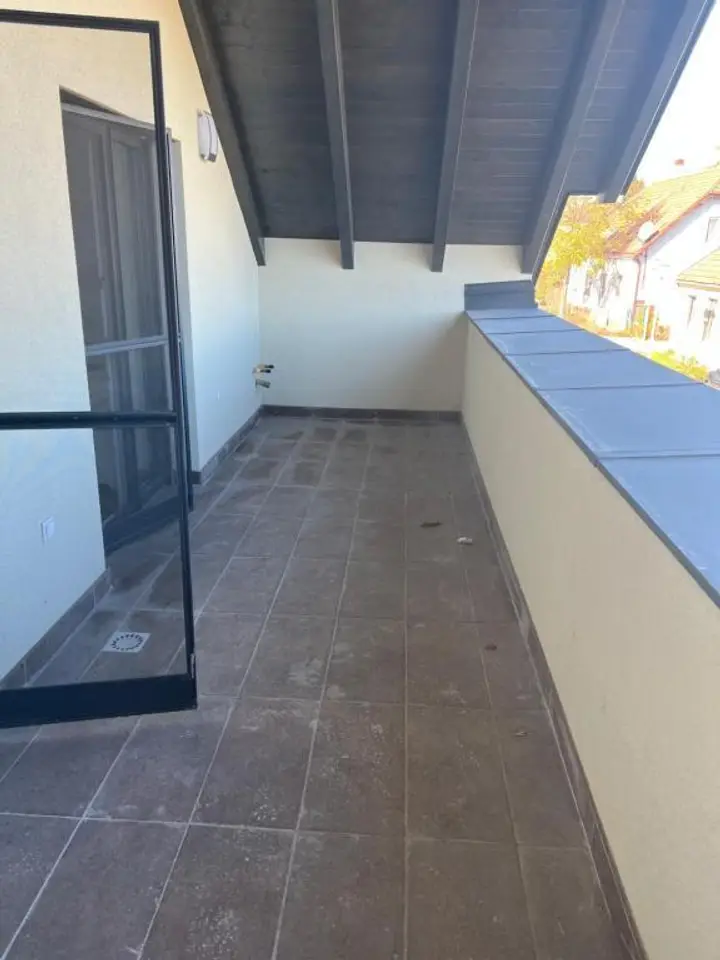 Loggia 1-1