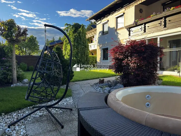 Südansicht und Garten