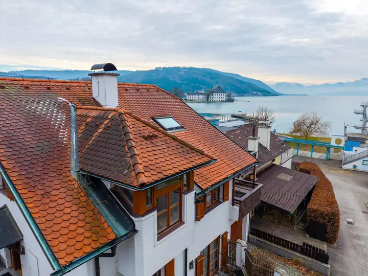 Haus mit See