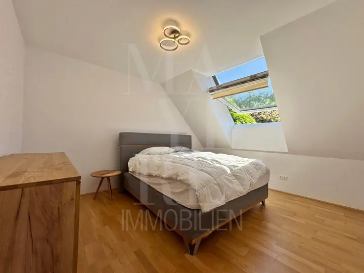 Schlafzimmer 1