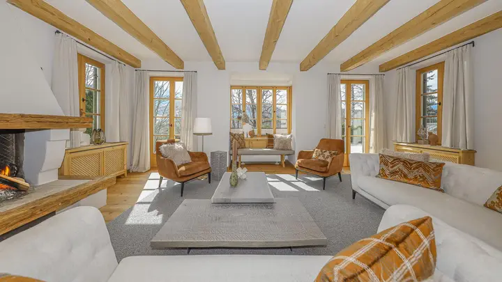 KITZIMMO-Exklusives Landhaus mit Pool in bester Lage - Immobilien Kitzbühel.