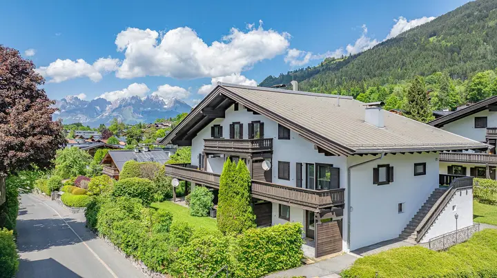 KITZIMMO-Exklusiver Freizeitwohnsitz am Sonnberg mit Panoramablick kaufen - Immobilien Kitzbühel.