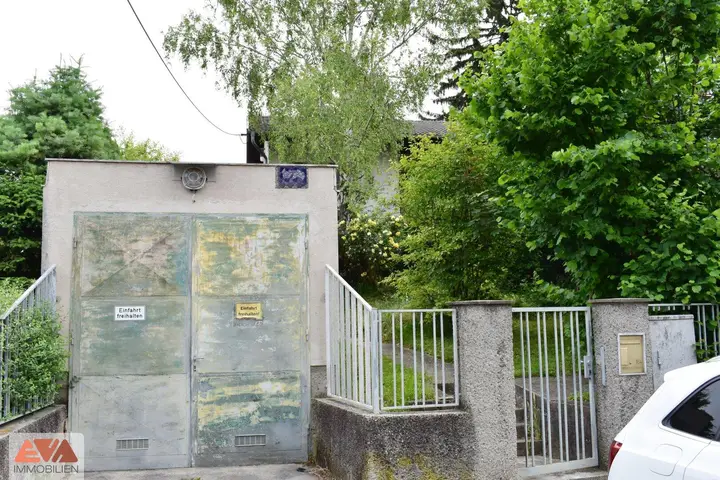 Zugang und Garage