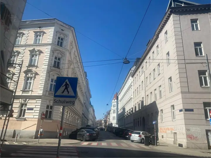 Ein Stück Zinshaus - 4 Zimmer Wohnung in dieser Gasse