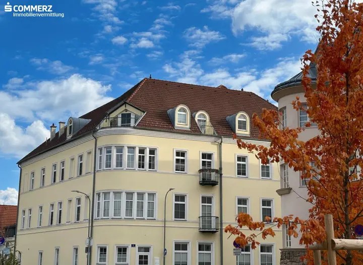 Foto Vorderansicht Gebäude (KI optimiert)