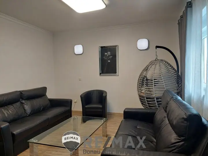 2 Wohnzimmer 1220