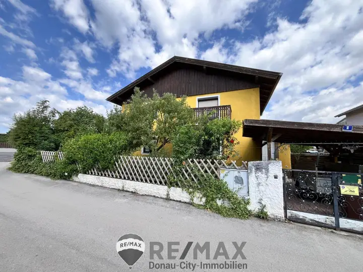 Haus mit Carport