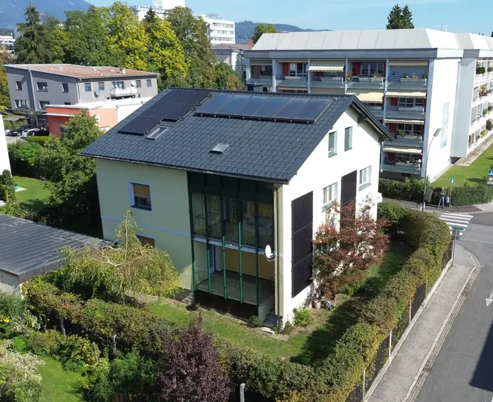 Großzügiges Wohnhaus in zentraler Lage