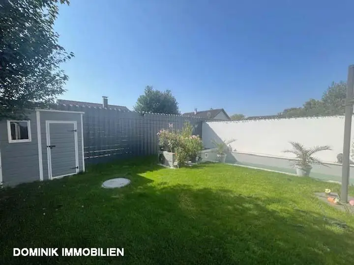 Garten mit Pool