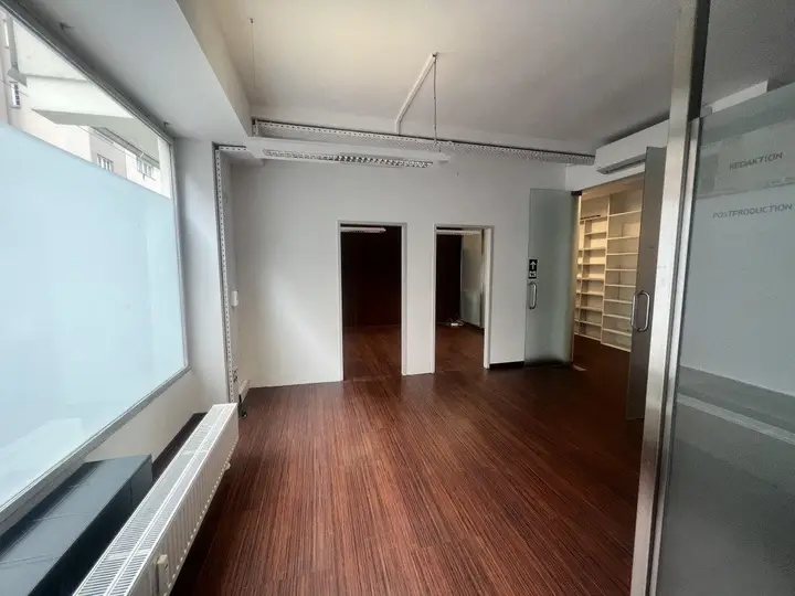 Büro 6