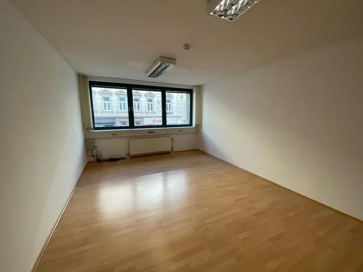 Büro B02