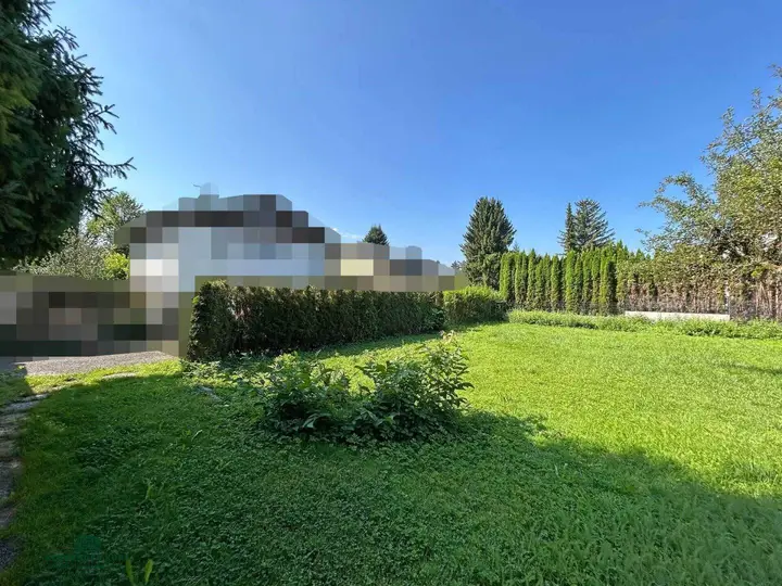 Villengrundstück mit 1.700m² , nähe Leopoldskroner Weiher