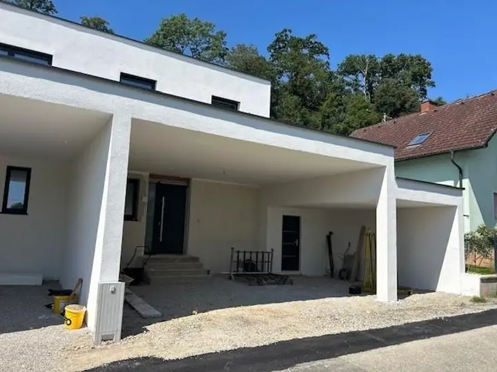 3ffachcarport im Eingangsbereich