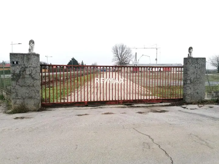 Einfahrtstor