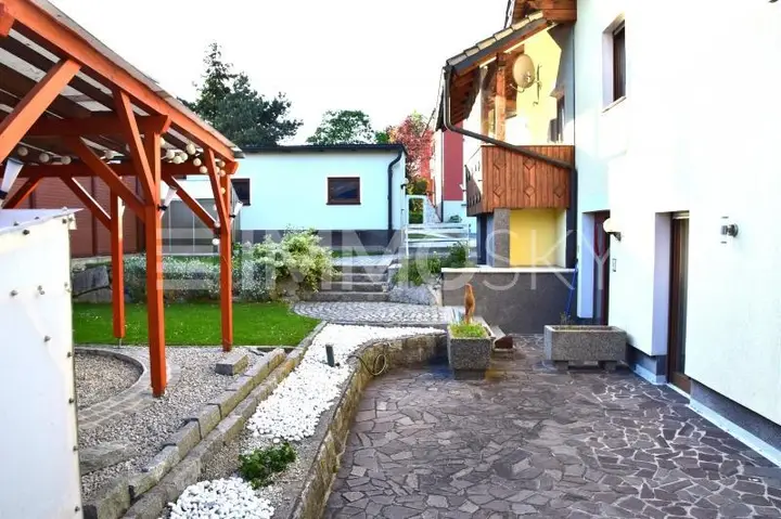 Terrasse und Garten