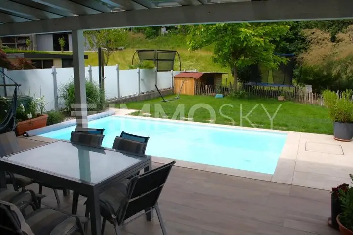 Garten mit Pool