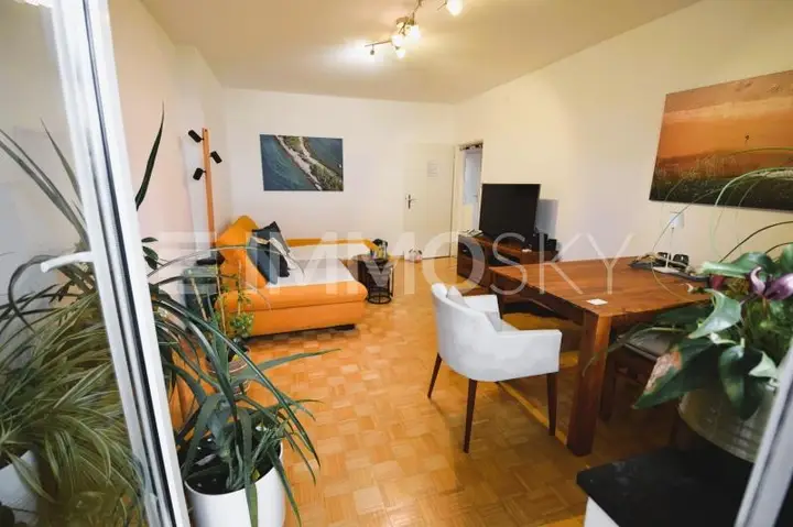 großes Wohnzimmer