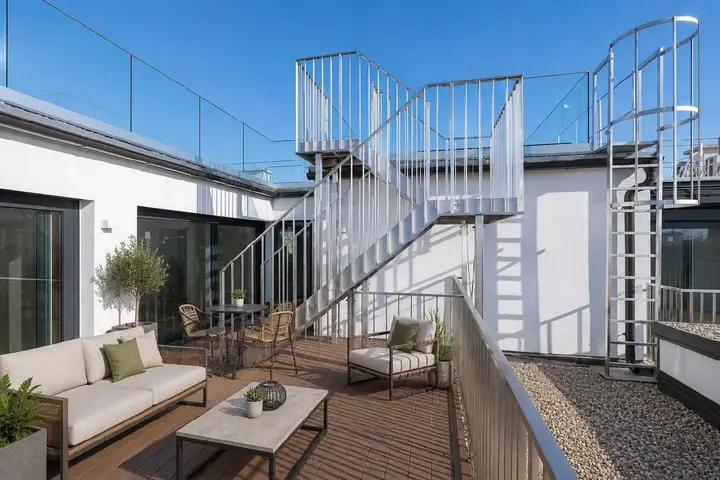 Terrasse mit Möblier