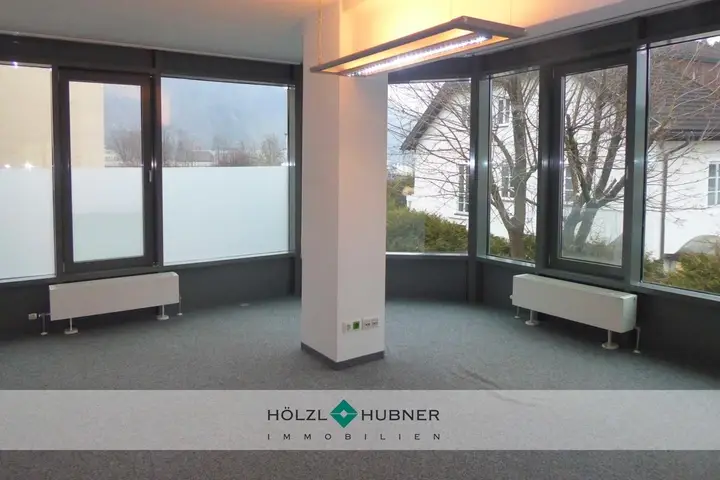 hoelzl hubner immobilien modernes buero in halleiner zentrallage